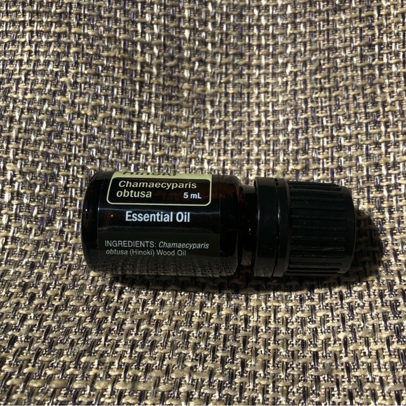 Doterra Hinoki essential oil - Picture 2 of 3